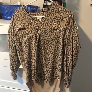 Funky leopard top with jersey back